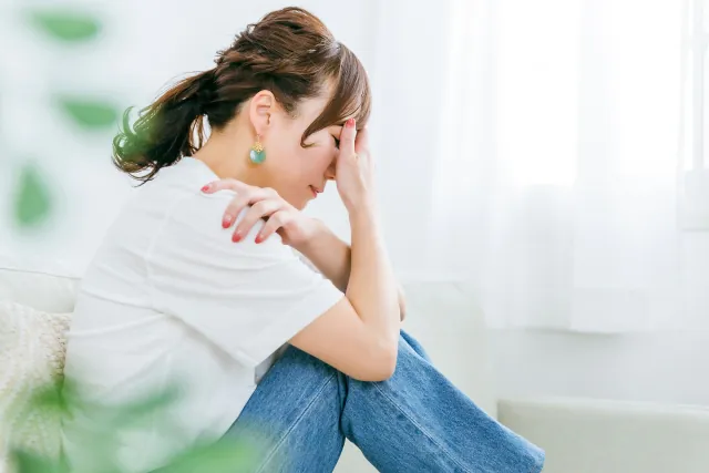 自律神経失調症に悩む女性のイメージ画像